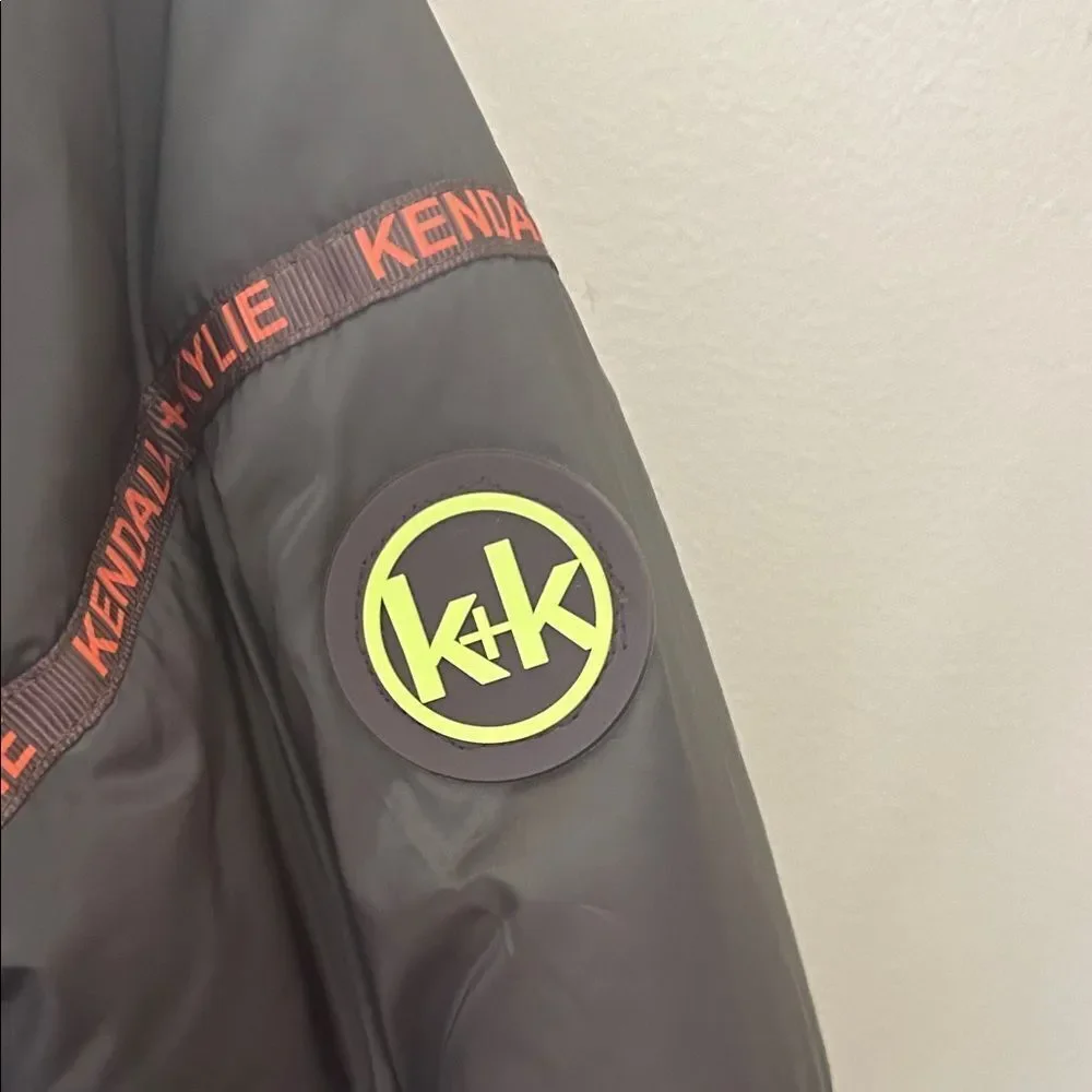 Kendall & Kylie crop olive Puffer Jacket size xs New no tag